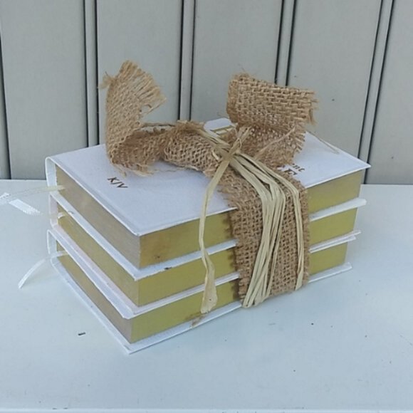 Tiered Tray Decor Small NT Bible Stack - Picture 2 of 2